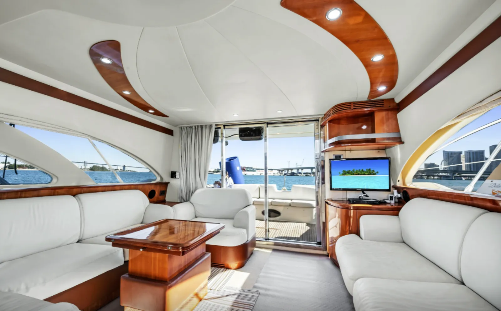 Dolce Vita III interior